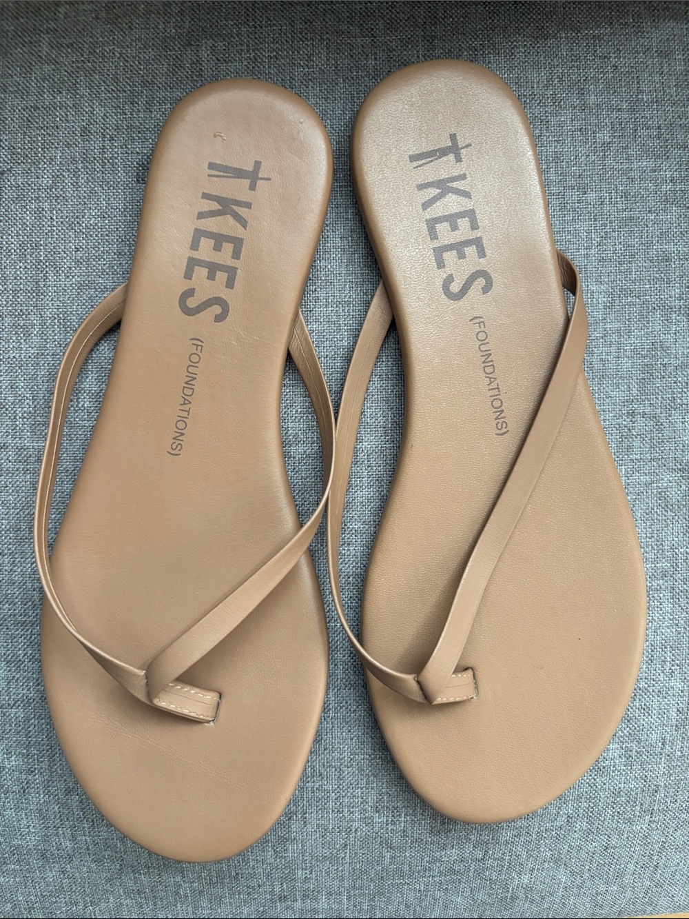 Lily Foundations Matte Flip Flop in
in Beach Bum Size 6 Like New - Picture 3 of 4